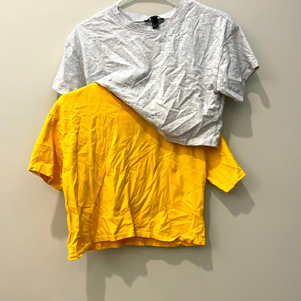 BUNDLE!!! FOREVER 21 Small 2 piece Crop Tee Shirts